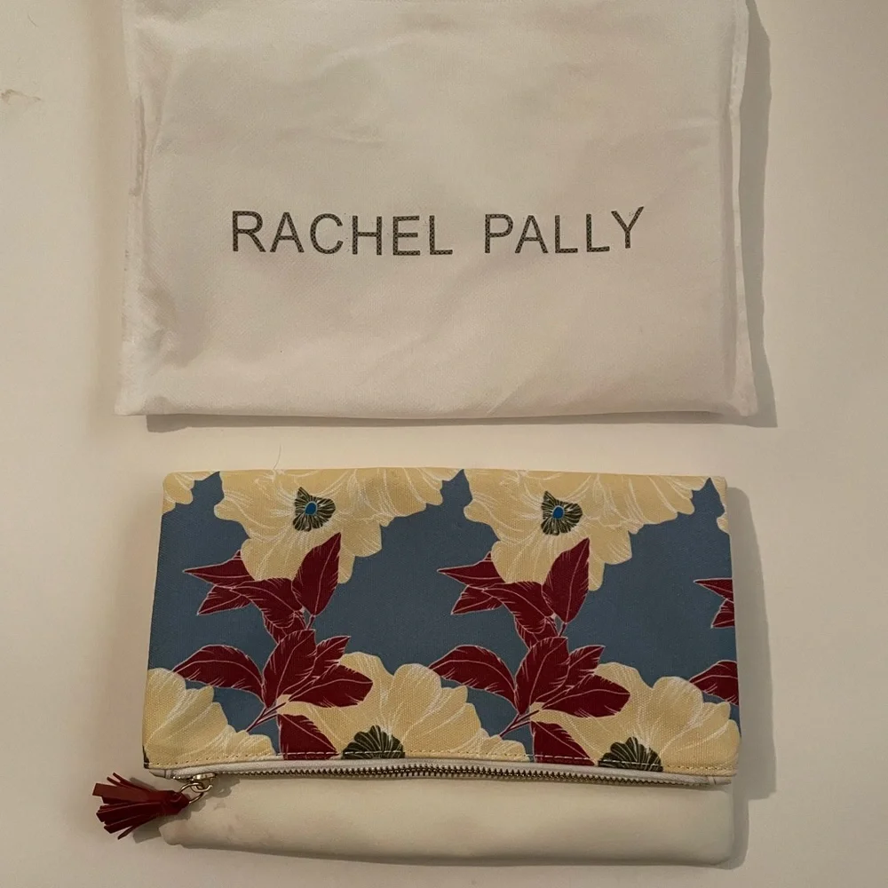Purses. - Picture 2 of 13